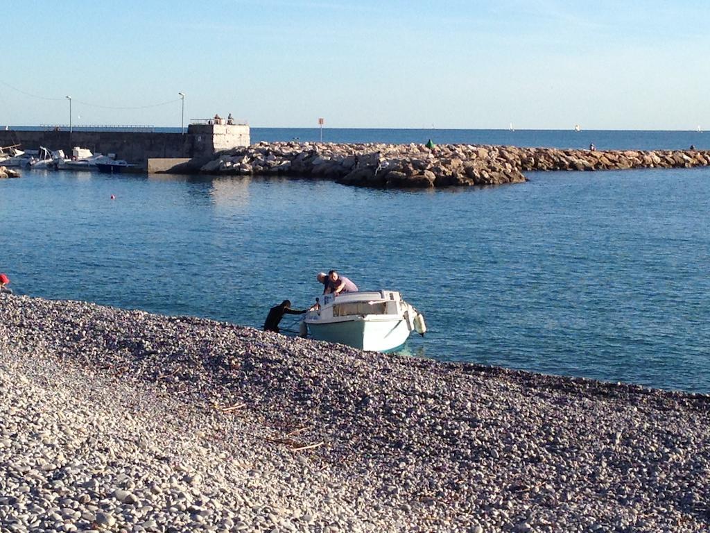 Petite Fleur D'Azur Acomodação com café da manhã Cagnes-sur-Mer Exterior foto